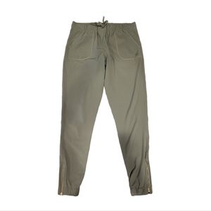 Albion Jetsetter Jogger Pants in Sage Women's Size Small Tall